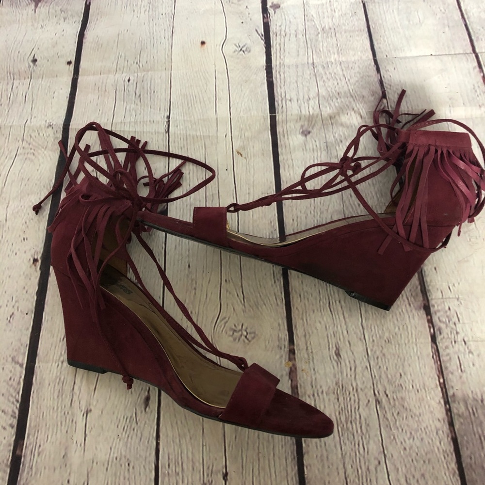 Carlos Santana Burgundy Sandy Fringe Wedge Sandals - Picture 2 of 7
